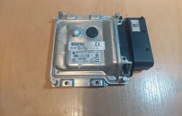 Hyundai ix20 Engine control unit/module ECU 39199-2B041 ME17.9.11.1KC