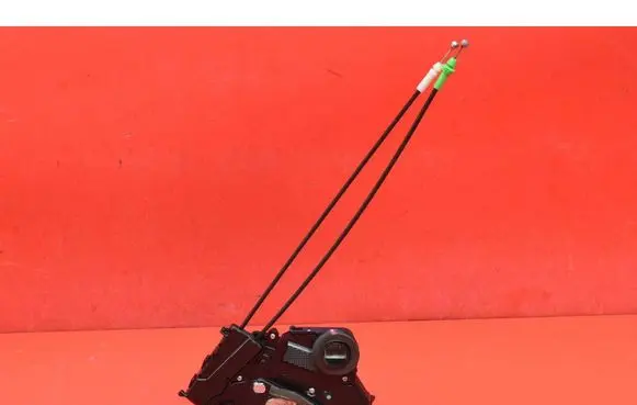 Toyota Yaris Front door lock