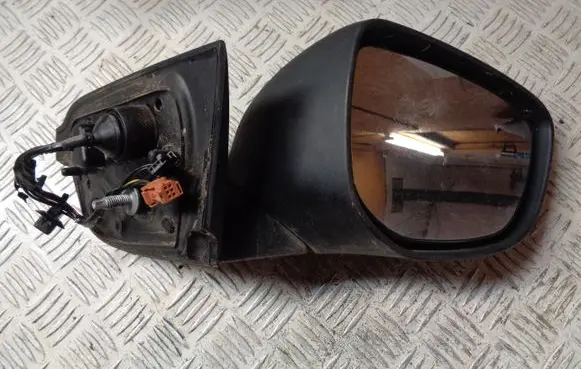 Front door electric wing mirror