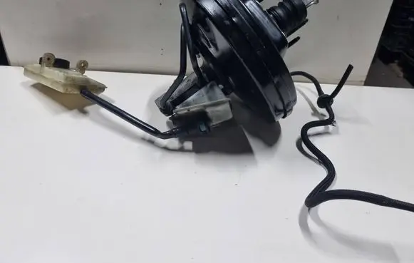 Ford C-MAX I Brake booster 6M512B195CC 03786407324