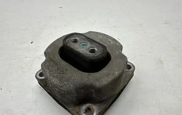 Maserati Ghibli Gearbox mount
