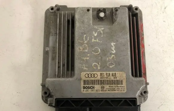 Audi A4 S4 B6 8E 8H Engine control unit/module 8E1910018 0261S01023