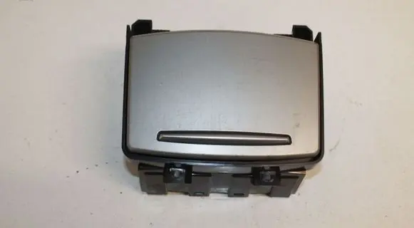 Cup holder front