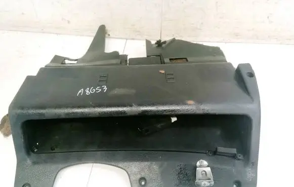 Glove box