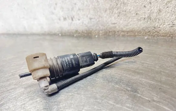Opel Zafira B Windscreen/windshield washer pump 13250357 3240117