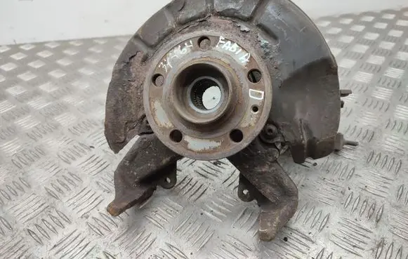 Skoda Fabia Mk2 (5J) Front wheel hub