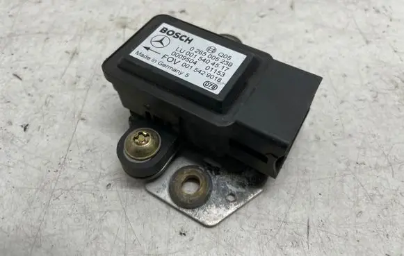 Mercedes-Benz E W211 ESP (stability system) control unit 0265005230 0015404517