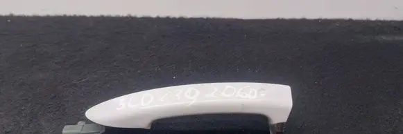 Volkswagen PASSAT B7 Front door exterior handle 3C0839206D