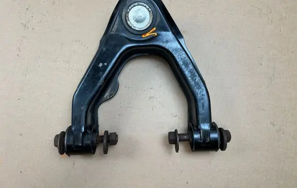Nissan Navara D22 Front upper control arm/wishbone