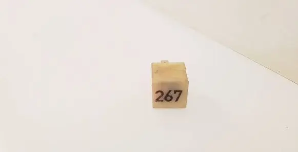 Volkswagen PASSAT B5 Other relay 443919578C PA66GF30