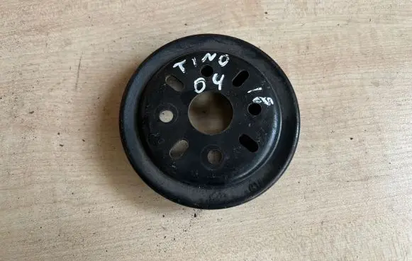 Nissan Almera Tino Water pump pulley 