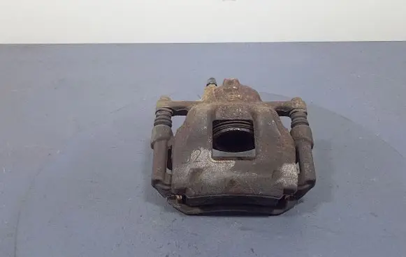 Toyota Auris E180 Front brake caliper