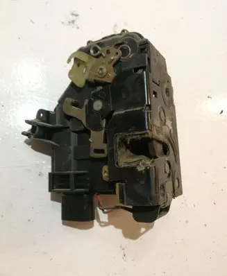 Audi A2 Front door lock 8Z1837016A
