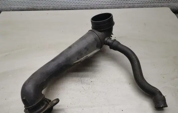 Volkswagen Golf III Air intake hose/pipe 1H0129656P