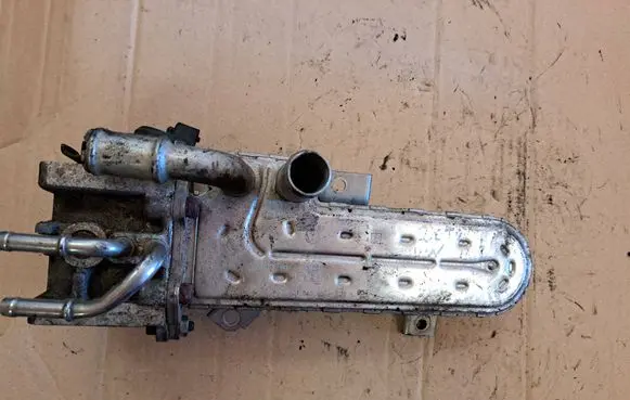 Audi A3 S3 8P EGR valve cooler 038131513AD 3210275 242105407