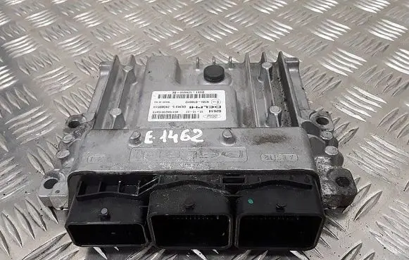 Ford Kuga II Engine control unit/module dv4112a650be 28380511 97ri010012