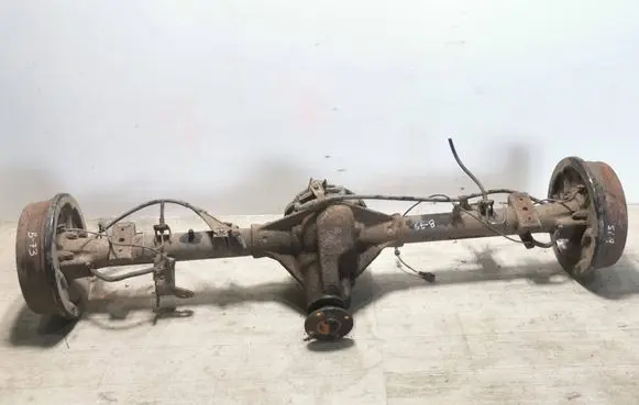 Nissan Navara D40 Rear axle beam with reductor 52592 4137