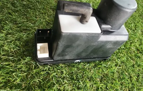 Audi A6 S6 C4 4A Central locking vacuum pump 4A0862257C