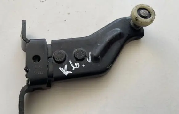 Ford Grand C-MAX Sliding door upper roller guide/hinge AM51U25028AF