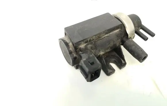 Volkswagen Golf I Turbo solenoid valve 2246175 72190323