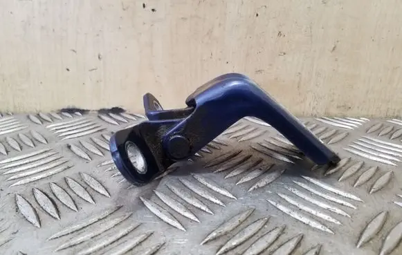 Hyundai i40 Rear door lower hinge