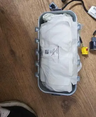 Ford Galaxy Passenger airbag EM2B-R044A74-AB