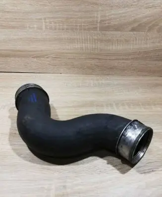 Audi TT Mk1 Intercooler hose/pipe 1k0145832e