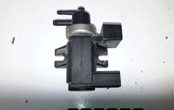 Audi A4 S4 B6 8E 8H Turbo solenoid valve 8e0906628a