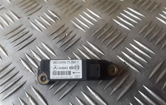 Mercedes-Benz C AMG W203 Airbag deployment crash/impact sensor 0018204426