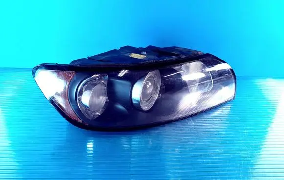 Volvo V50 Headlight/headlamp 30698890