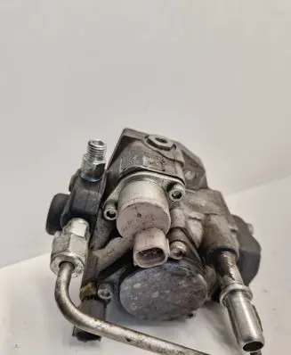 Opel Astra J Fuel injection high pressure pump 55586500 00026 HU2940001014