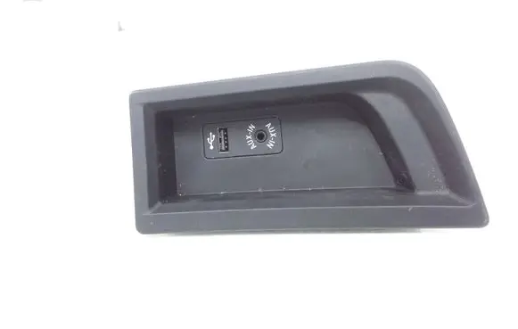 BMW 3 F30 F35 F31 AUX in-socket connector 9229247 9207357