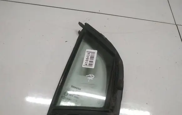 Toyota Yaris Front door vent window glass four-door as2