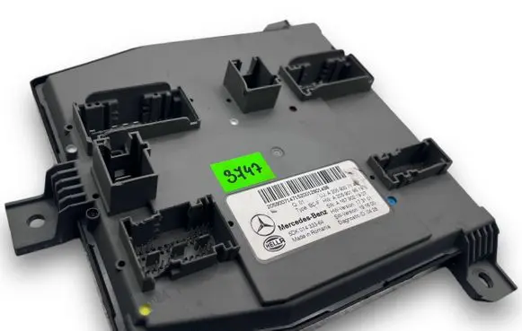 Mercedes-Benz C AMG W205 Central body control module S3747 A2059007147