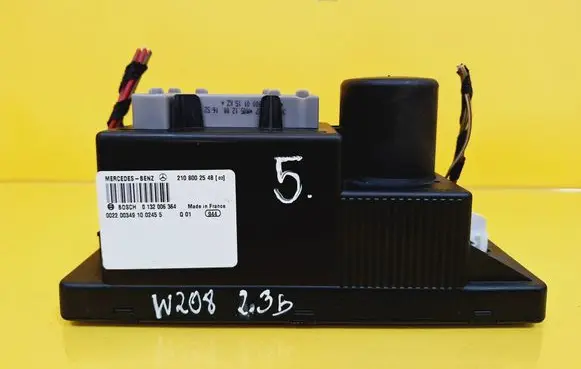 Mercedes-Benz CLK A208 C208 Central locking vacuum pump 2108002548 0132006364
