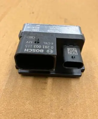 BMW 2 F45 Glow plug pre-heat relay 10213526 170623 0281003115