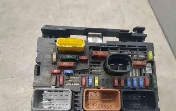Citroen C5 Fuse box set 9675877980