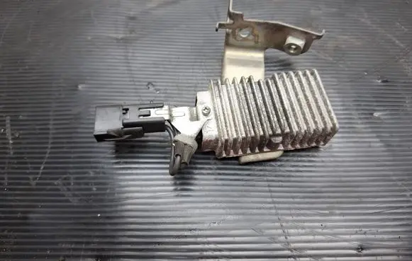 Lexus RX III Fuel injection pump control unit/module 2308031152 1961700890