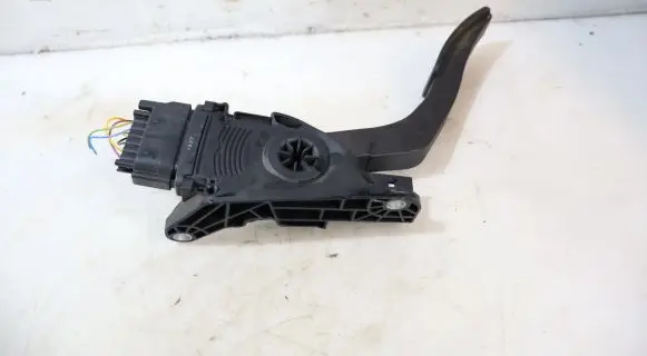 Ford Transit Courier Accelerator throttle pedal