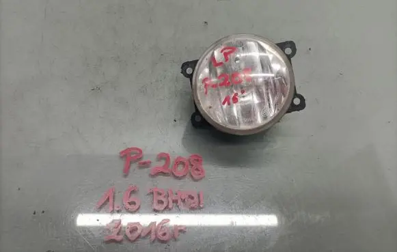 Peugeot 208 Front fog light