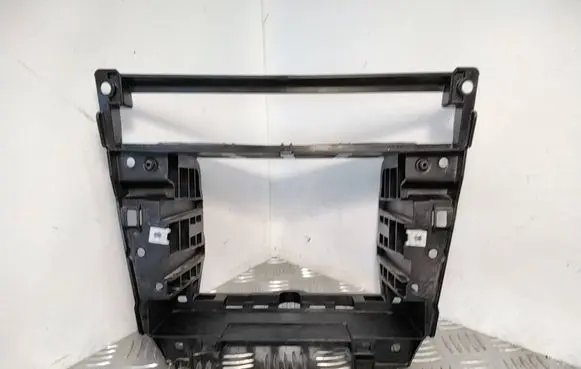Radio/GPS head unit trim