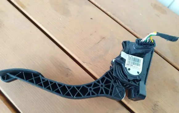 Peugeot 308 Accelerator throttle pedal 9674829180