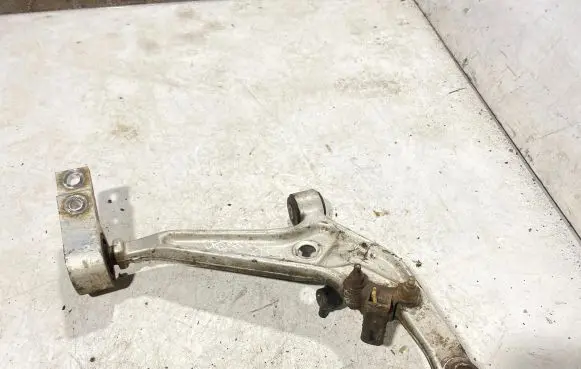 Front lower control arm/wishbone