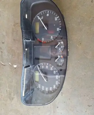 Volkswagen PASSAT B5 Speedometer (instrument cluster) 09051940090