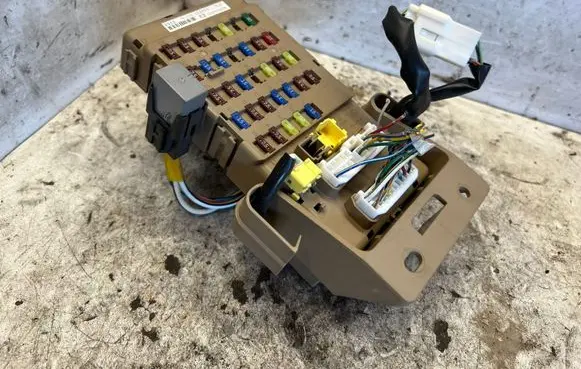 Subaru Outback Fuse module 82201AJ000