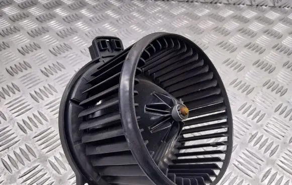 KIA Rio Front door blower motor F00S33F004