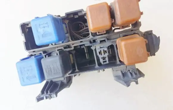 Nissan Almera Fuse box set