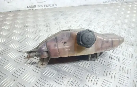 Nissan Note (E11) Coolant expansion tank/reservoir