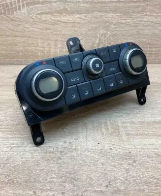 Nissan Qashqai Climate control unit 27500JD40D C8906
