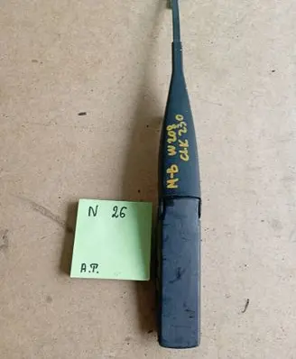Mercedes-Benz CLK A208 C208 Front wiper blade arm 9865565